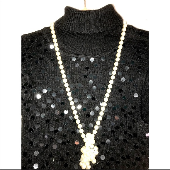 🔥BLACK SEQUINED SLEEVELESS TOP - Picture 5 of 6